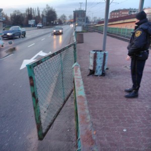 Niebezpieczeństwo na przystanku