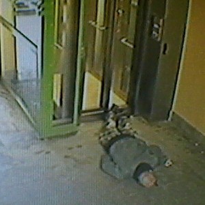 Stracił przytomność po wyjściu z windy
