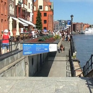 Na drodze stanęła im ławka