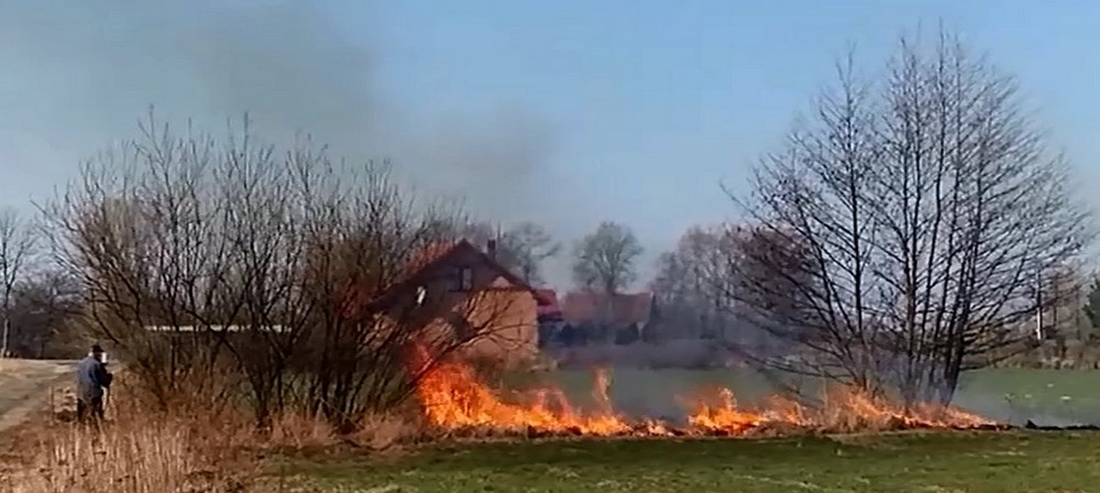 Jeszcze jeden pożar suchych traw