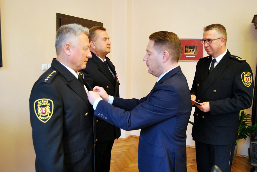 Uroczystość odznaczenia Złotym medalem za długoletnią służbę