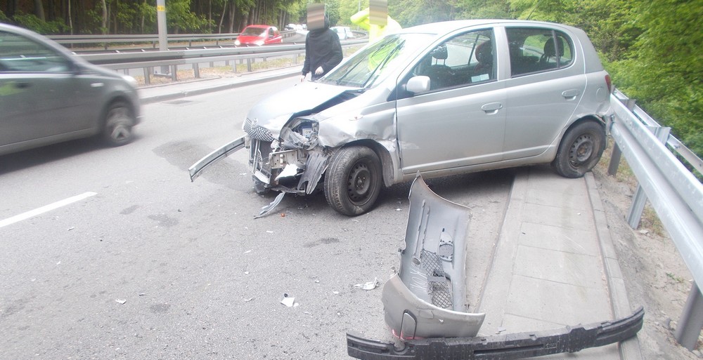 Chwila nieuwagi, auto rozbite