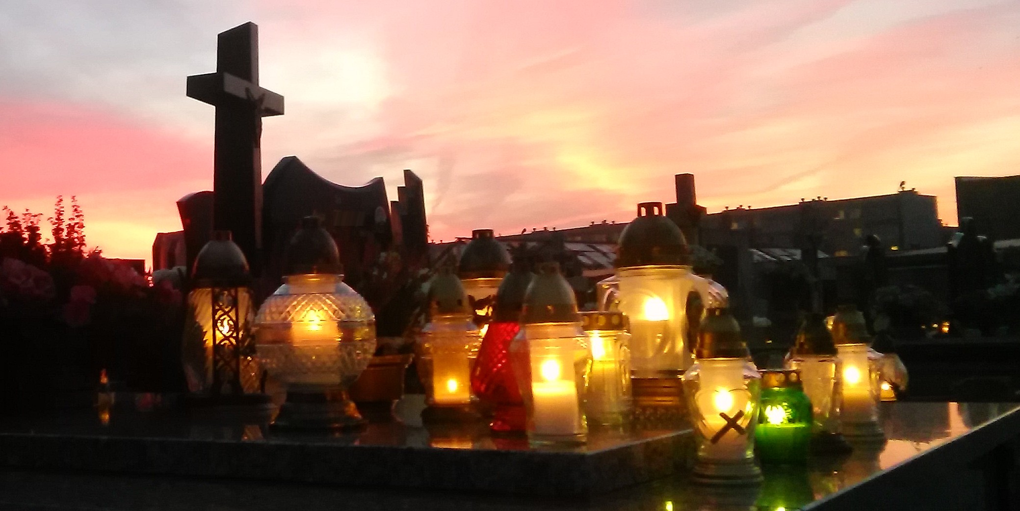 Strażnicy przygotowani do dnia Wszystkich Świętych