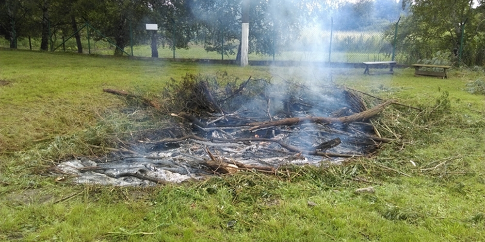 Spalanie odpadów na Stogach