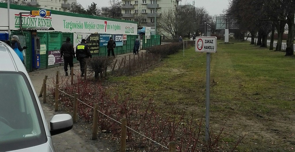 Chodnik to nie targowisko