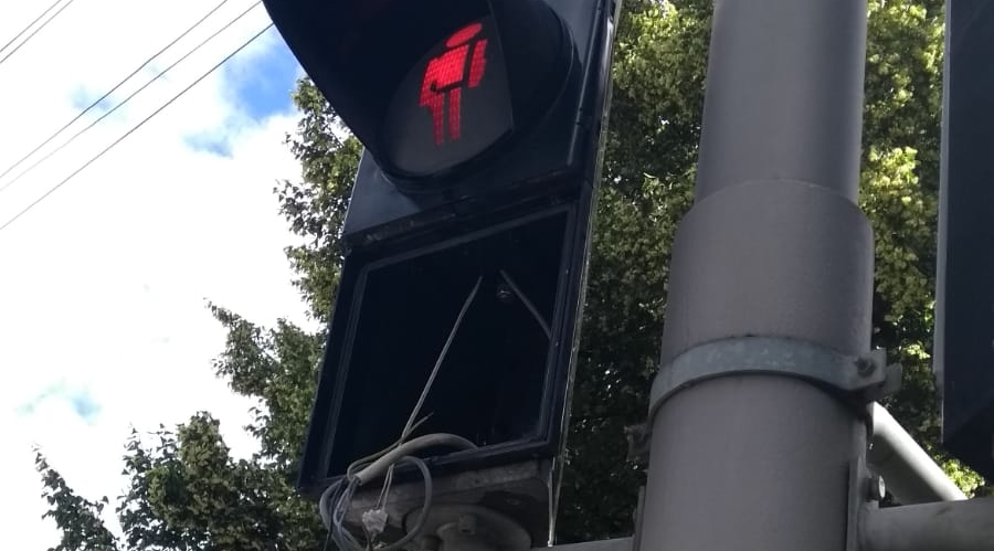 Przejście pod napięciem