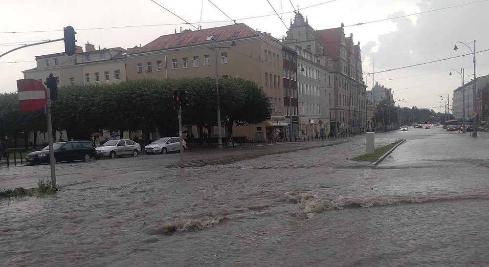 Ulewa nad miastem