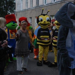 Zjazd maskotek w Rowach