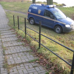 Wycięte barierki przy ul. Reduty Wyskok