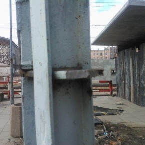 Ujęci podczas kradzieży płotu