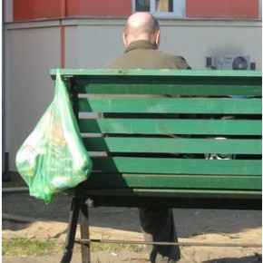 Intruz na placu zabaw: zaczepiał dzieci, był wulgarny