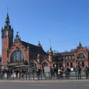 Ciężarna spędziła ponad tydzień na dworcu