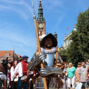 Halabardnicy na inauguracji Jarmarku w 2013 r.