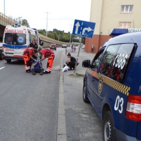 Z rozbitą głową leżał na jezdni