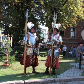 Draby miejskie jak za dawnych czasów, gdy pilnowanie porządku w mieście należało tylko do nich