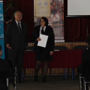 Rektor GWSH prof. zw. dr hab. Zbigniew Machaliński oraz kierownik Referatu Profilaktyki SM w Gdańsku Agnieszka Solecka