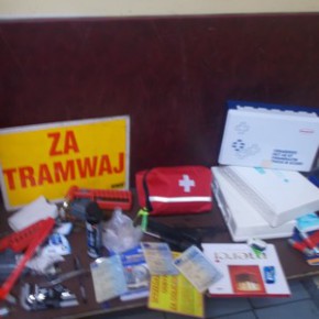 Kłopotliwy młodzieniec i torba pełna niespodzianek