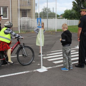 Dzieci z SP nr 15 w Gdańsku na zajęciach w siedzibie Straży Miejskiej