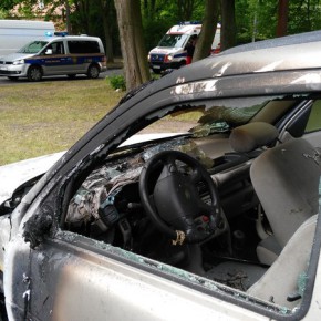 Auto spłonęło na skrzyżowaniu