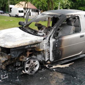 Auto spłonęło na skrzyżowaniu