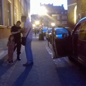 Samotny spacer kilkulatki