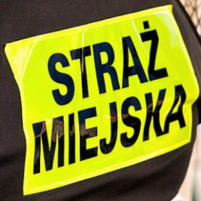 Upadła, nie mogła wstać. W domu była sama