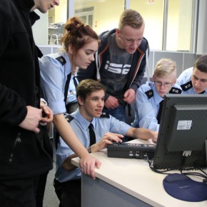 Klasa Bezpieczeństwa Publicznego z wizytą w siedzibie systemu "Tristar" - 21.10.2015 r.