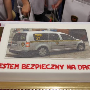 Wielki tort dla wszystkich uczestników finału IV edycji konkursu „Jestem bezpieczny na drodze”