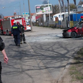 Auto w ogniu