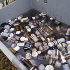 Sterta elektrośmieci i groźne chemikalia pod gołym niebem