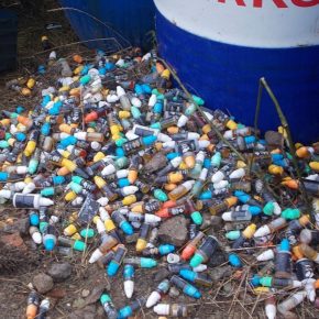 Sterta elektrośmieci i groźne chemikalia pod gołym niebem