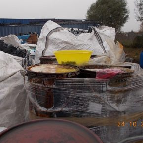 Sterta elektrośmieci i groźne chemikalia pod gołym niebem