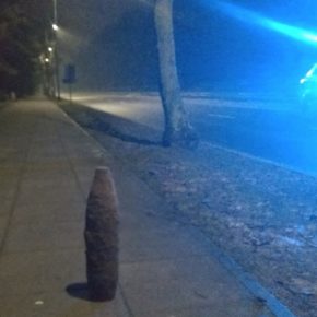 Niewybuch na chodniku - Gdańsk, ul. Nowotna, 12.03.2018 r.