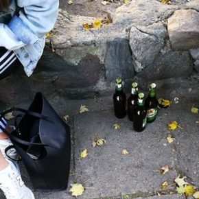 Nieletnie amatorki złocistego trunku