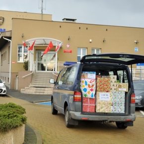 Paczki świąteczne przygotowane przez Straż Miejską w Gdańsku w ramach akcji "Każdy może pomóc" - Gdańsk, 12 grudnia 2018 r.
